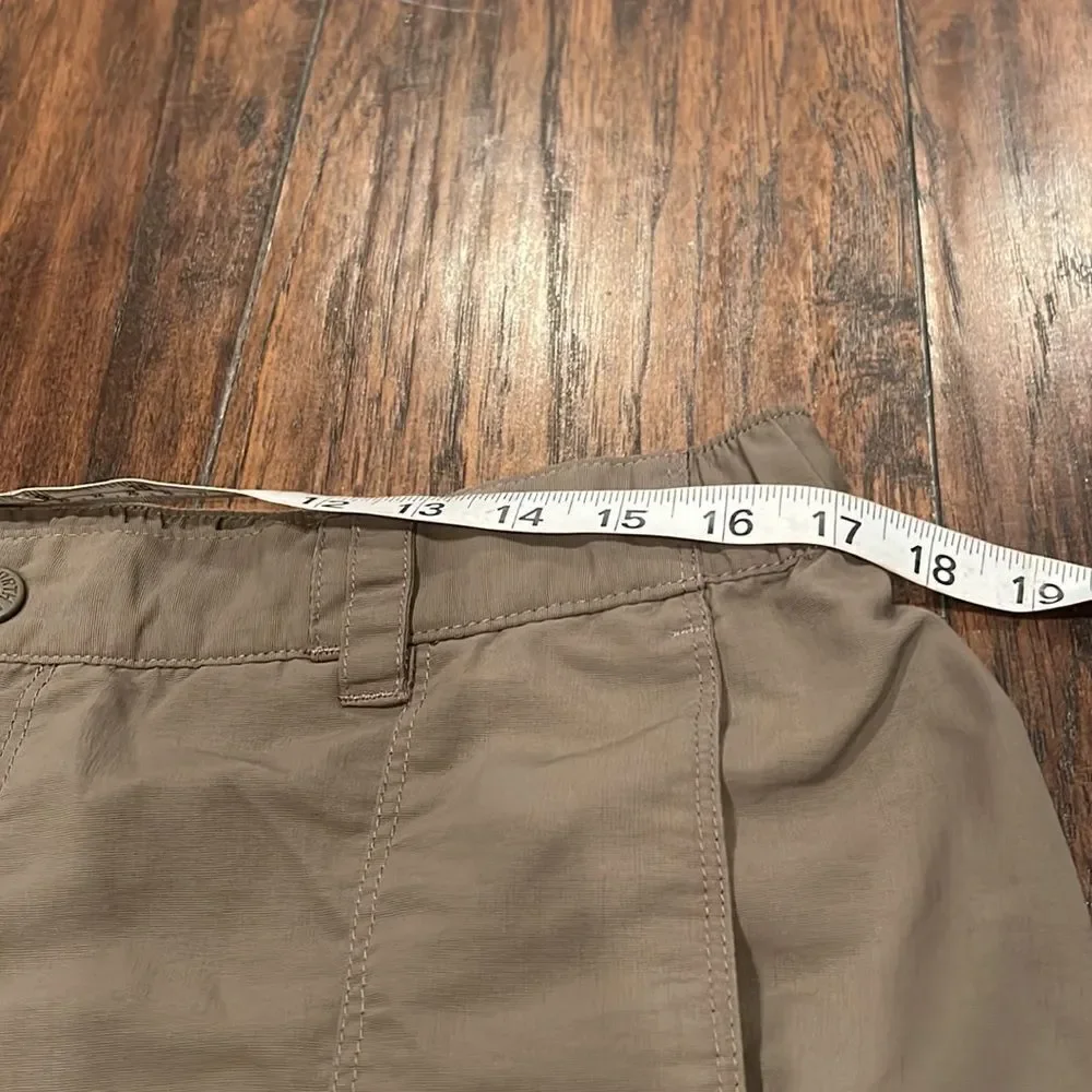 The North Face cargo shorts size L in EUC perfect‎ for hiking outdoor activity’s